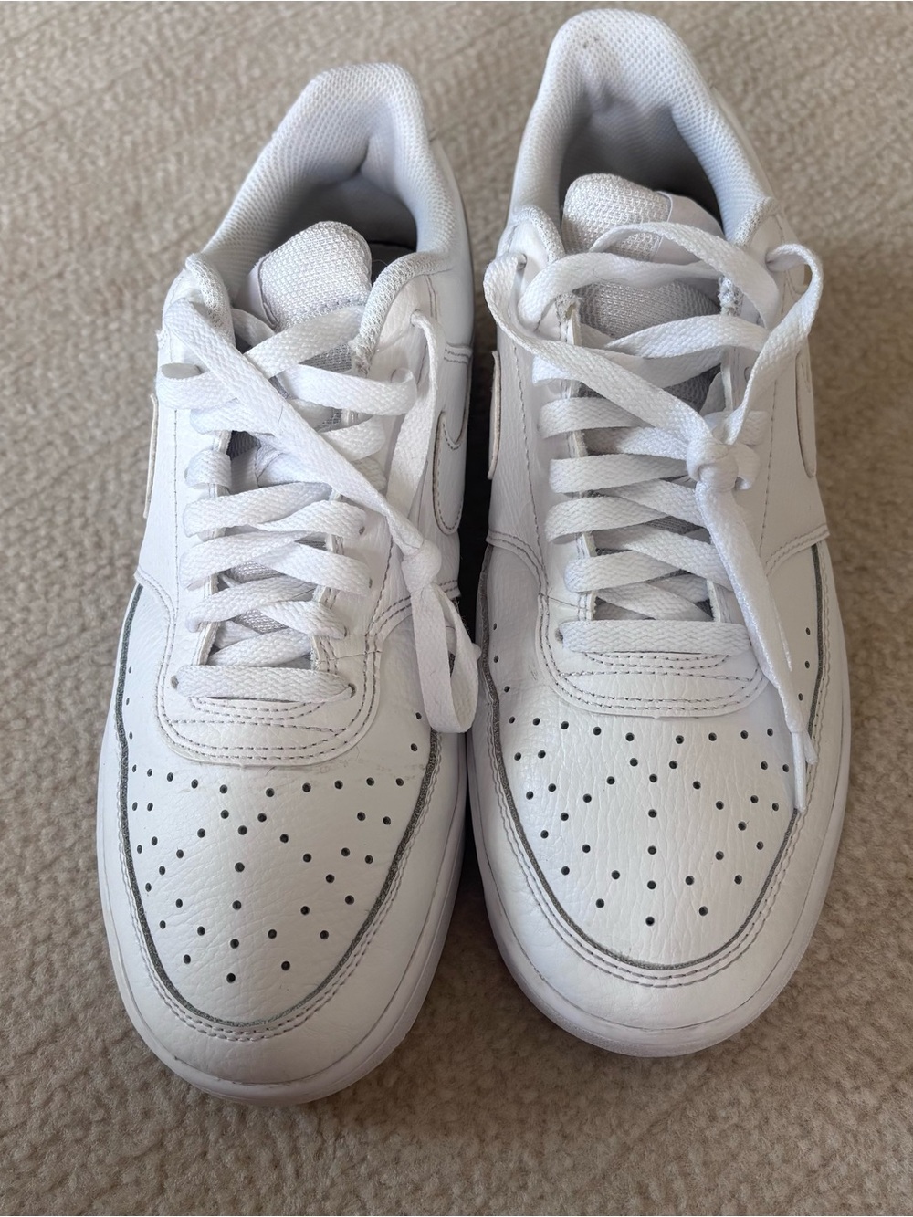 Nike Women’s White Low-Top Sneakers - Picture 5 of 11